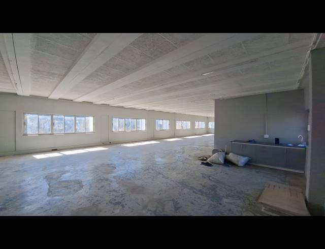 490M² SHOWROOM TO LET IN WYNBERG